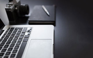 韦德体育官网登录-美记：勇士在过去18个月曾多次联系湖人 渴盼促成詹库联手，nba勇士