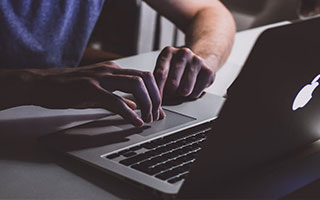 韦德最新网址-火力全开！香港金牛厄特尔三分8中6轰全场最高26分 另有6助！，香港金牛是什么饮料