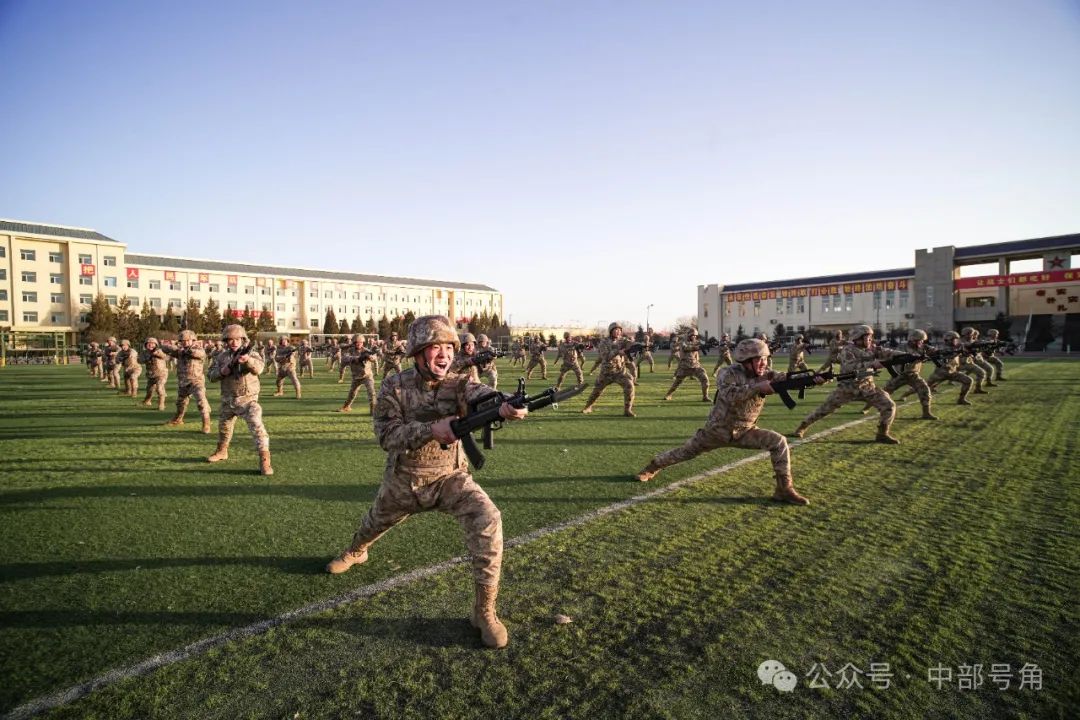 韦德现在多少给一个-队员受伤仍坚守战场，热血拼搏不畏强敌