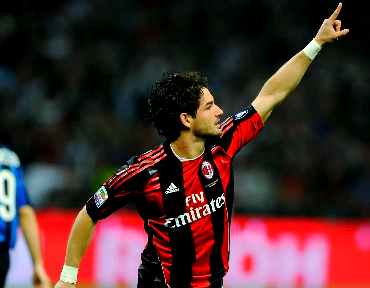 韦德1946体育官方入口-热那亚客场不敌AC米兰，陷入保级泥潭