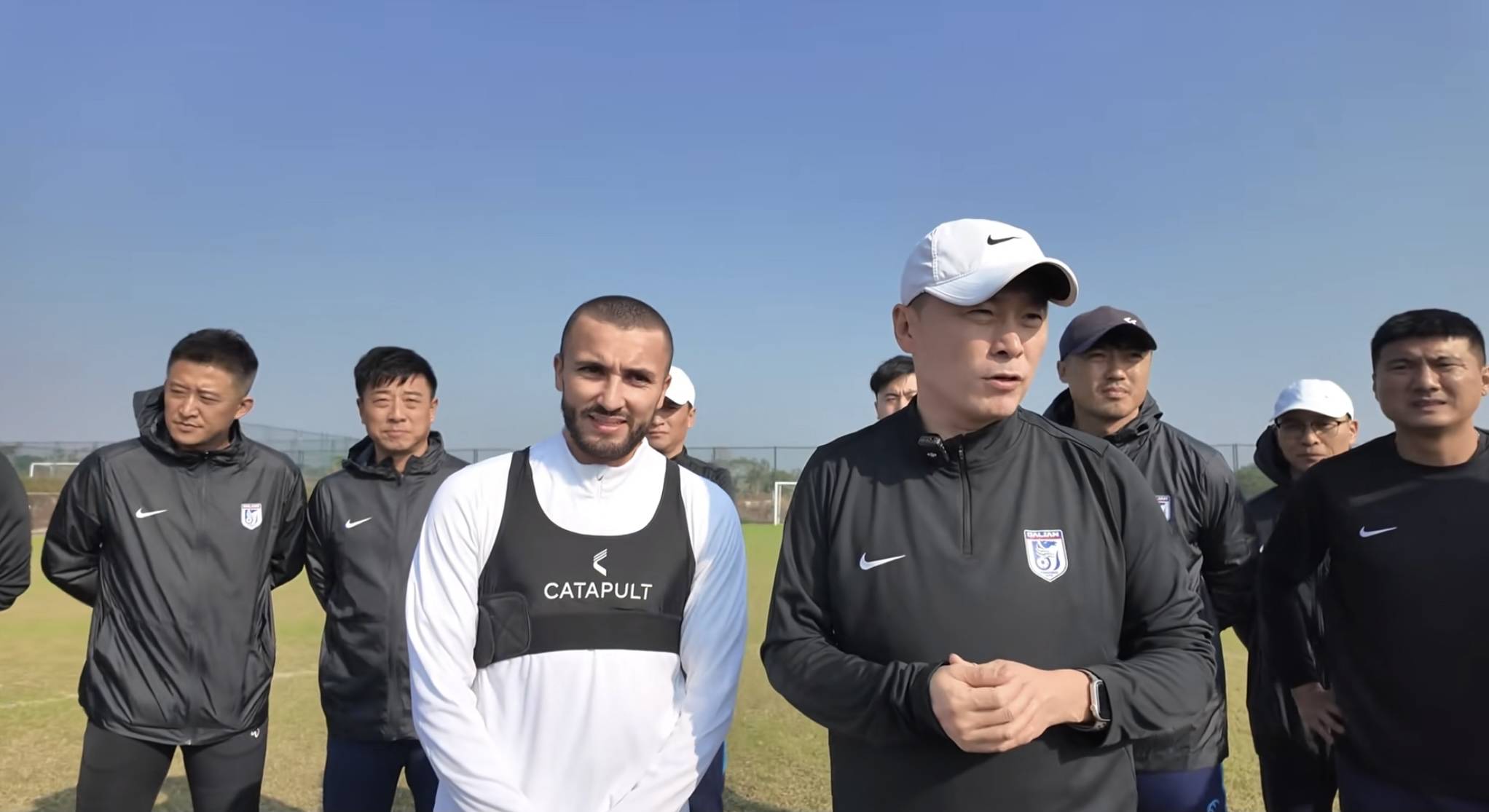 BETVICTOR最新网址-包含汉堡球员获得主教练力挺，全队集结冲刺胜利的词条