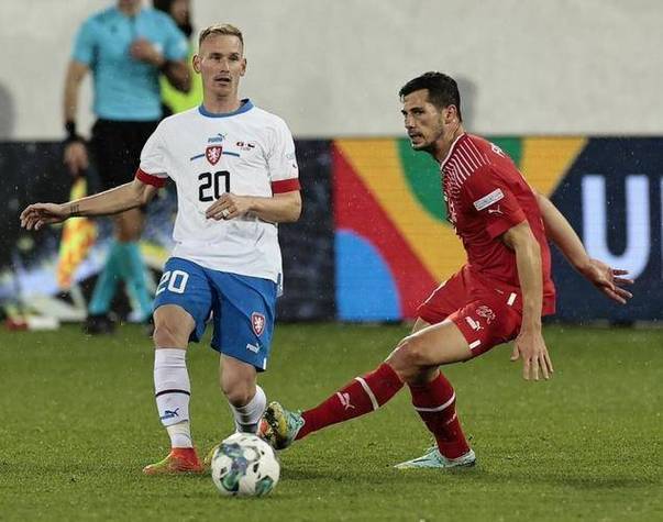 韦德体育网站-欧洲足坛巨头集结，场场比赛皆为硬仗的简单介绍