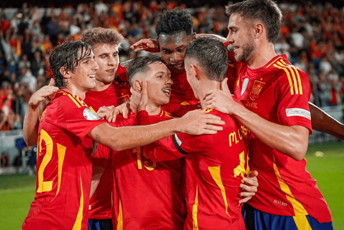 胶州韦德体育-惊人一幕！欧国联比赛球队主帅当场晕倒！的简单介绍