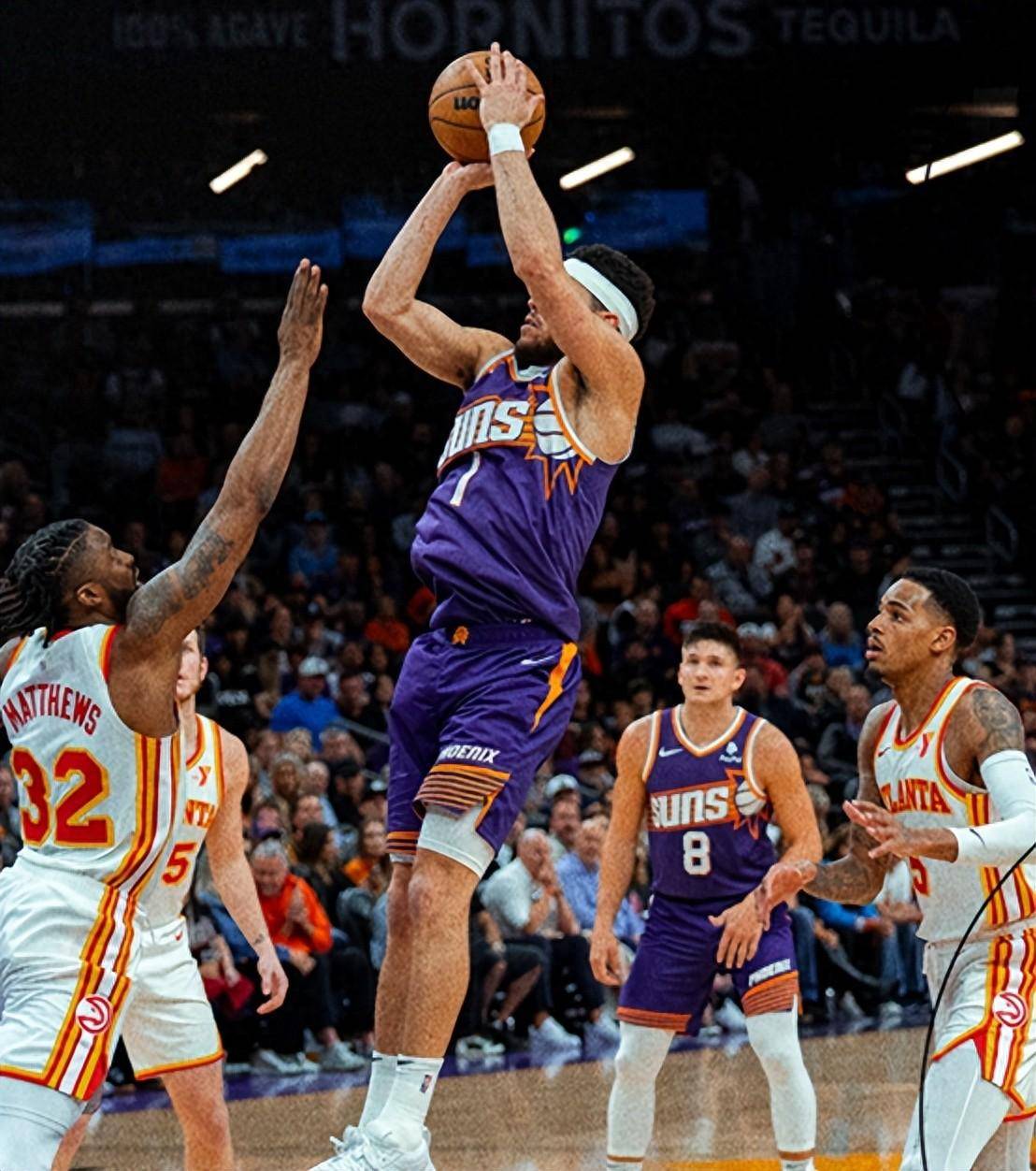 韦德现在多少给一个-包含太阳主场告捷！布克独揽40分，助球队摘下胜利的词条